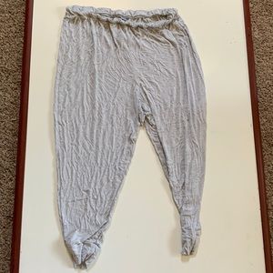 Very comfortable and breathable Gray thin sweatpants. Size XL